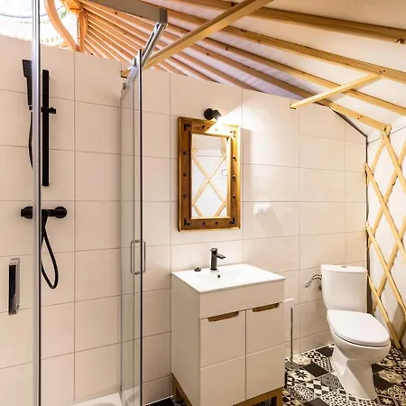 Duża Woda Glamping *